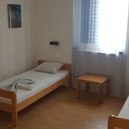 1 Apartament